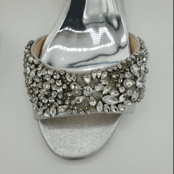 Badgley Mischka Hines heels, Silver NWOB - Picture 4 of 8